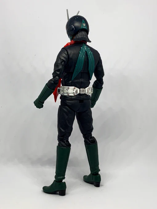 フィギュアライズのシン・仮面ライダー組みました。シールは後頭部のロゴのみ使用、あとは素組み+追加塗装。プラモデルでこの出来は凄いや…!#フィギュアライズスタンダード#シン・仮面ライダー 