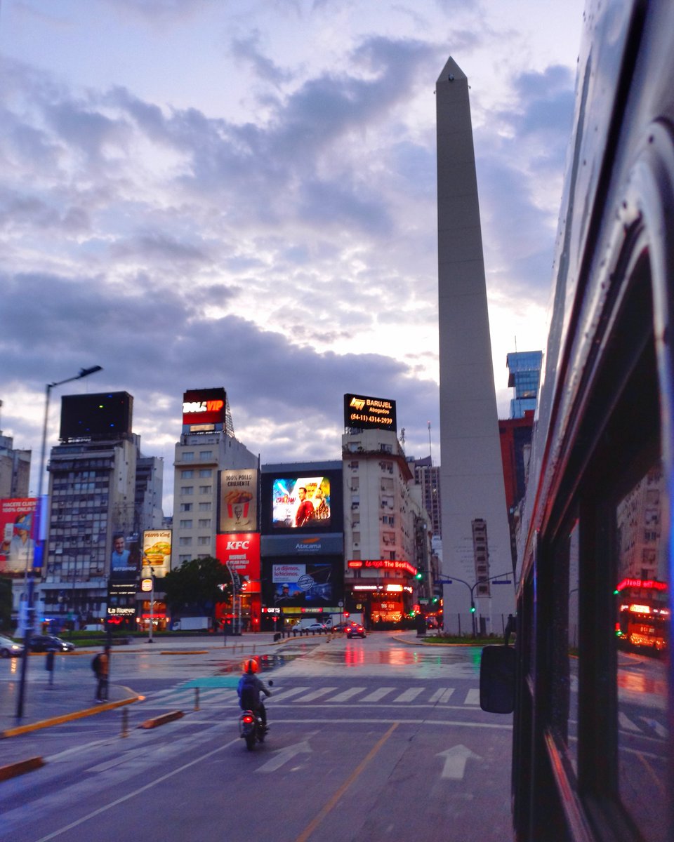 Leve tormenta sobre la ciudad ☔ #Lunes #BuenosAiresTravel #BuenosAires #Argentina
Foto <a href="/CoriaFoto/">Christian Coria Foto 📸</a>