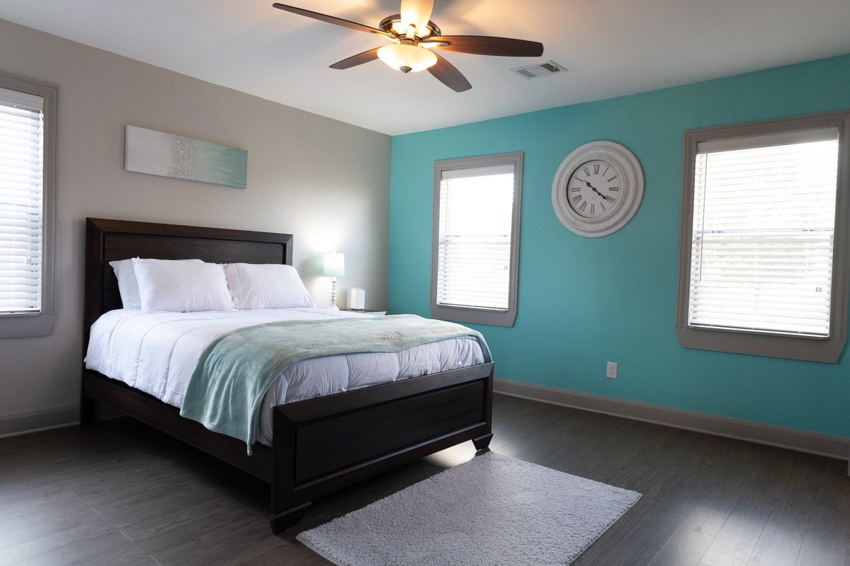 SuperHostGoat's tweet photo. 2 Story Airbnb Unit 🏡, Only 5 minutes from Downtown Houston, Texas!
Link in Bio.. DM for any questions/inquiries 📲 #Superhost #airbnb #airbnbhost #Texas #Houston #HTX #HoustonRockets #HoustonTexans #Downtown #vacation
#Travel https://t.co/Cx8eU0RblA