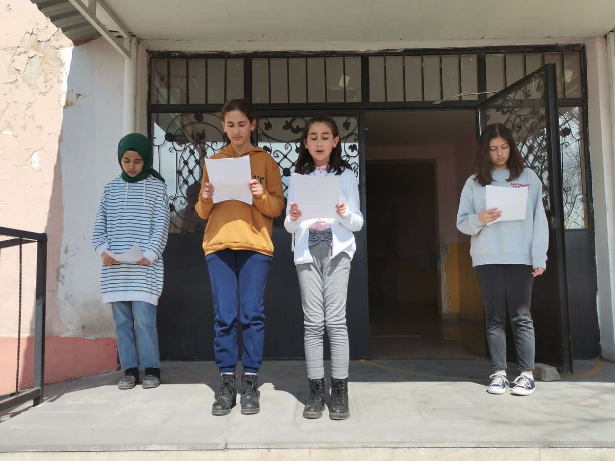 ikoglanogluiho's tweet photo. Toprağı vatan yapan şehitlerimizi Minnet ve Saygı ile anıyoruz. 18 Mart Çanakkale Zaferimiz kutlu olsun. https://t.co/cZwjPhVssv