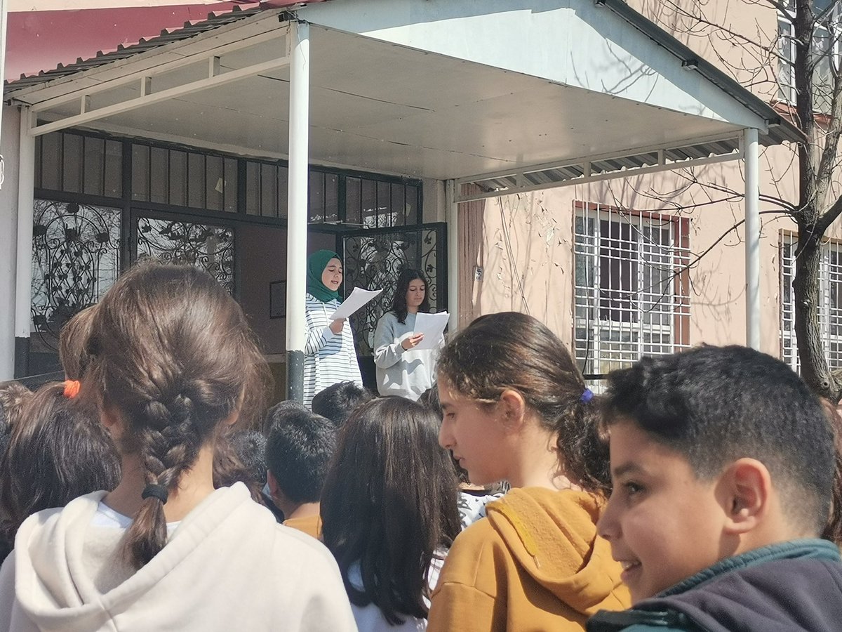 Toprağı vatan yapan şehitlerimizi Minnet ve Saygı ile anıyoruz. 18 Mart Çanakkale Zaferimiz kutlu olsun.
