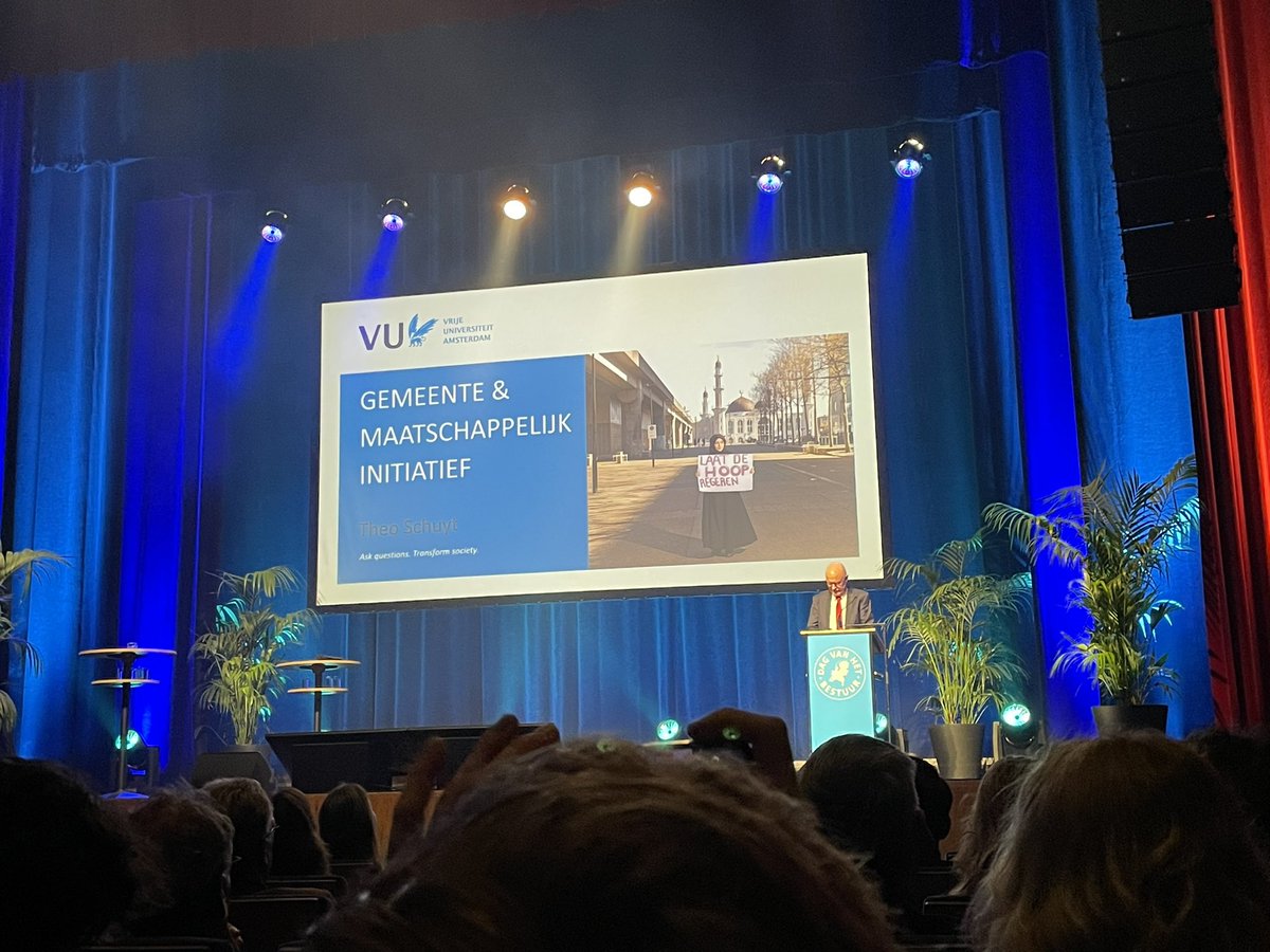 JeffreyKeus's tweet photo. Bij de Dag van het Bestuur. Interessante lezingen over de kracht van het maatschappelijk initiatief en betekenisvol besturen. Minister @HankeBruinsSlot met een presentatie over de Staat van het Bestuur. https://t.co/6OksyFnmvP