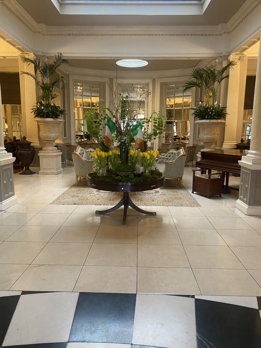 Ready to start set up for the buyer welcome night- 💚💛Number 1️⃣ of the <a href="/MeithealIreland/">Meitheal Ireland</a> evening events #Meitheal2023 #Ireland #Kerry #TravelTrade #WildAtlanticWay 🌊