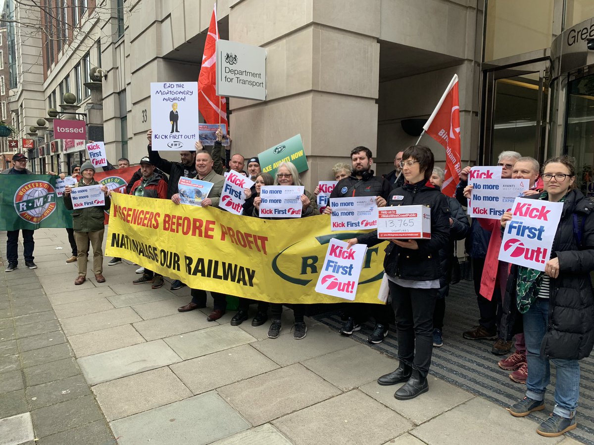 We_OwnIt's tweet image. The government has just renewed @AvantiWestCoast’s contract. Deplorable. They’re are running our railway into the ground. 

We are taking action to demand our railway is taken back into public ownership. #KickFirstOut