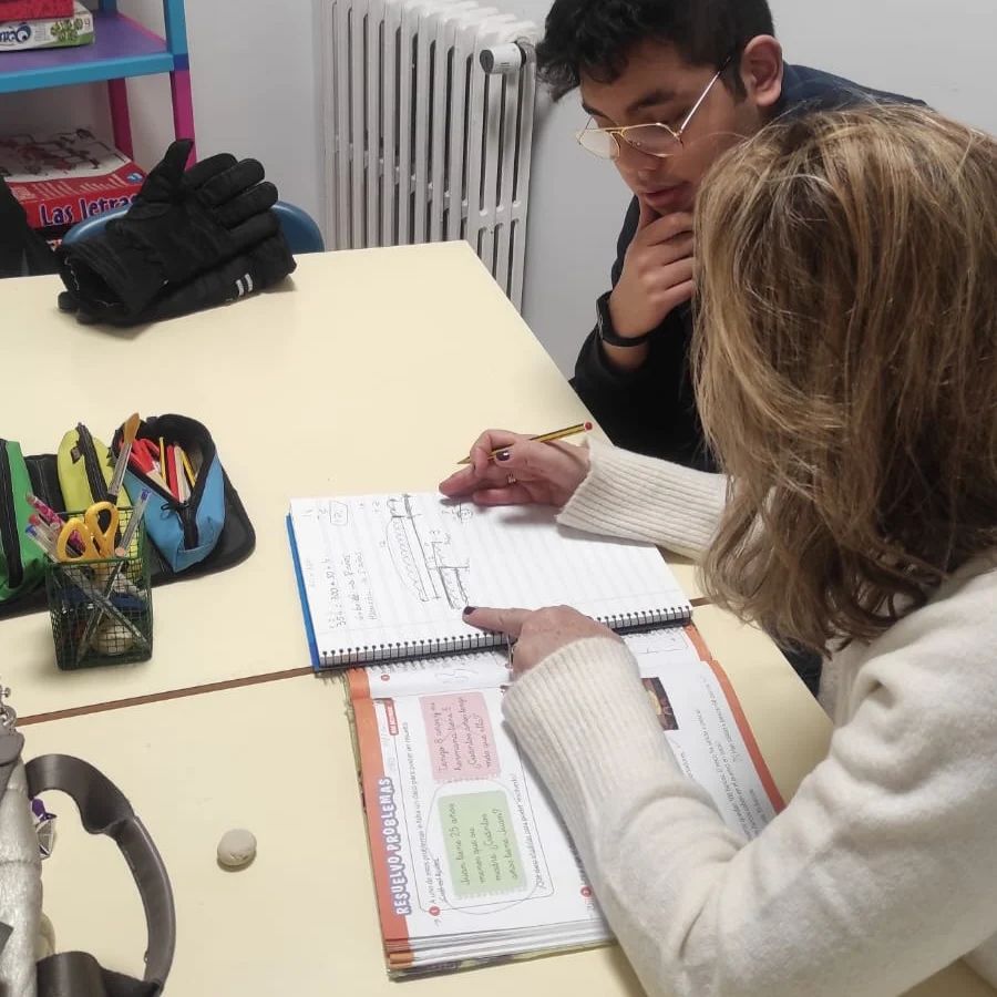 SolidariosLeon's tweet photo. Apoyo escolar personalizado para los usuarios de Proyecto Convivo https://t.co/tXS74Jx87h