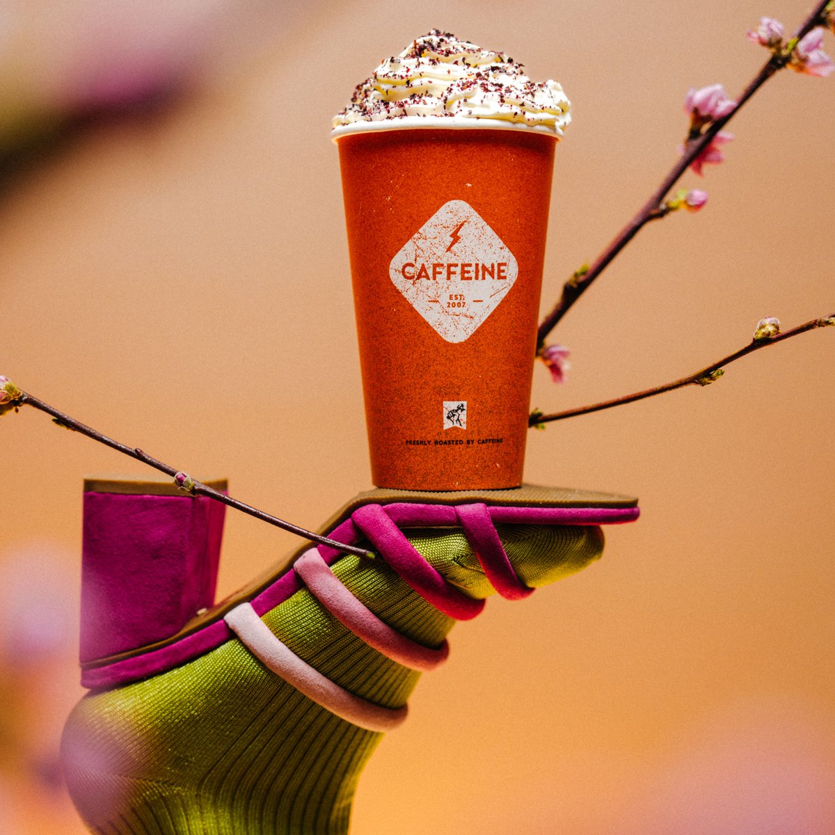 Caffeine_LV's tweet photo. Iekāp pavasarī kopā ar Caffeine - palutini sevi ar mūsu Cherry Blossom Latti! 🌸👠#Caffeinelv #CherryBlossomLatte https://t.co/0lWd3swapG