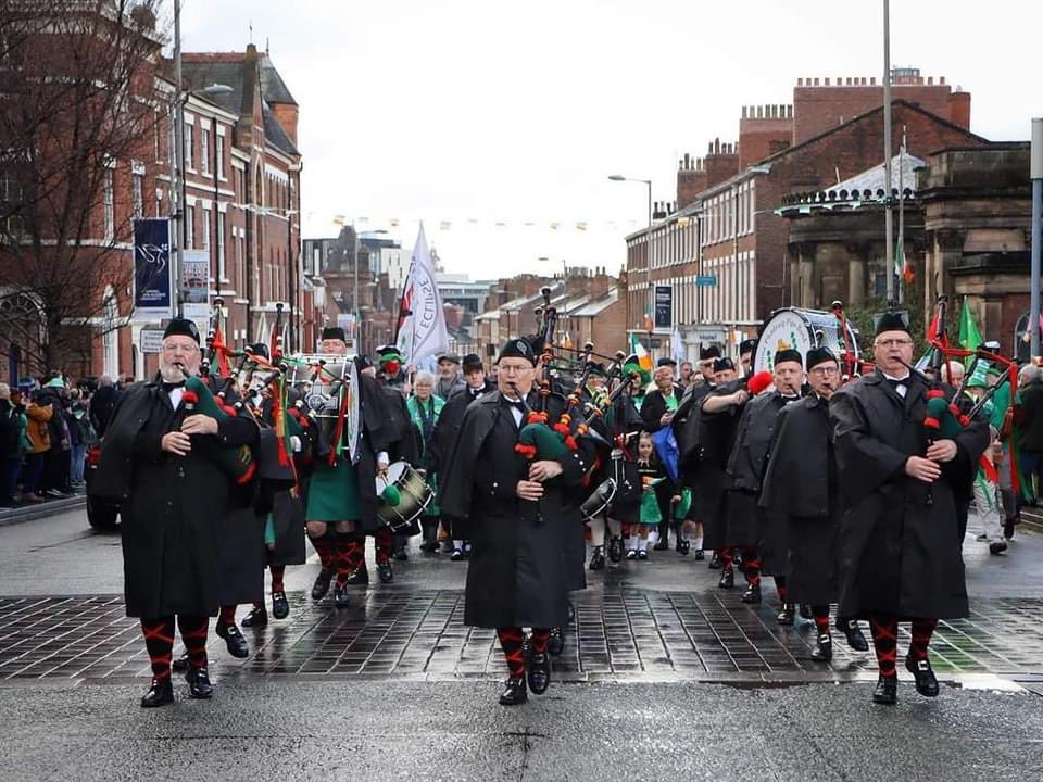 mancirishfest's tweet image. Well done to #Manchester 💚❤️ #pipeband for promoting @GoToIreland #pressthegreenbutton campaign #StPatricksDay2023 ☘️ in #Manchester #Liverpool #Altrincham #Levenshulme #Burnage #Didsbury and #Paris in #France