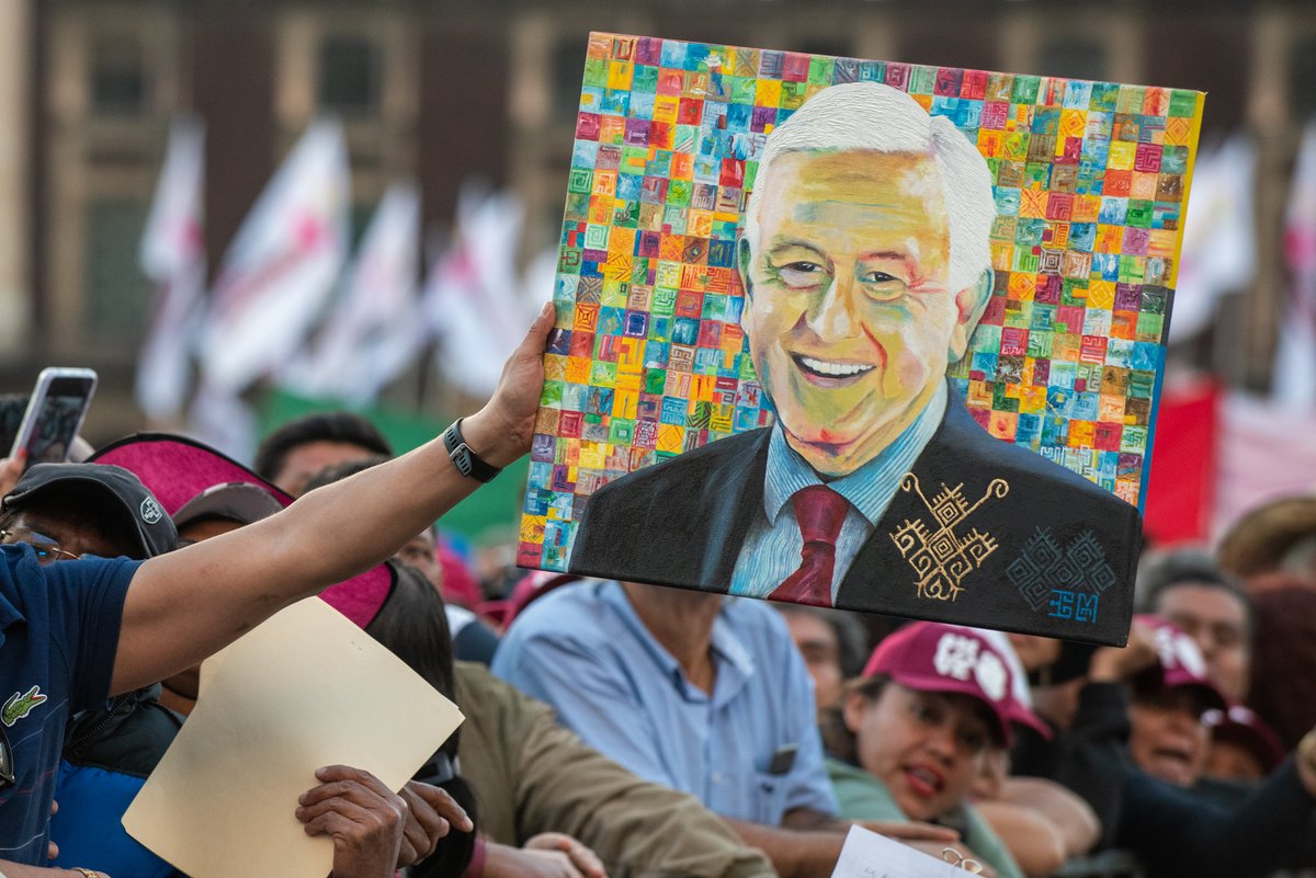 comsatori's tweet photo. Lo que la #OposicionMoralmenteDerrotada y enferma de odio jamás podrá lograr...
Los amlovers todavía hoy seguimos festejando.
#EsUnHonorEstarConObrador
#DontMessWithMexico https://t.co/KzMQbTddPZ