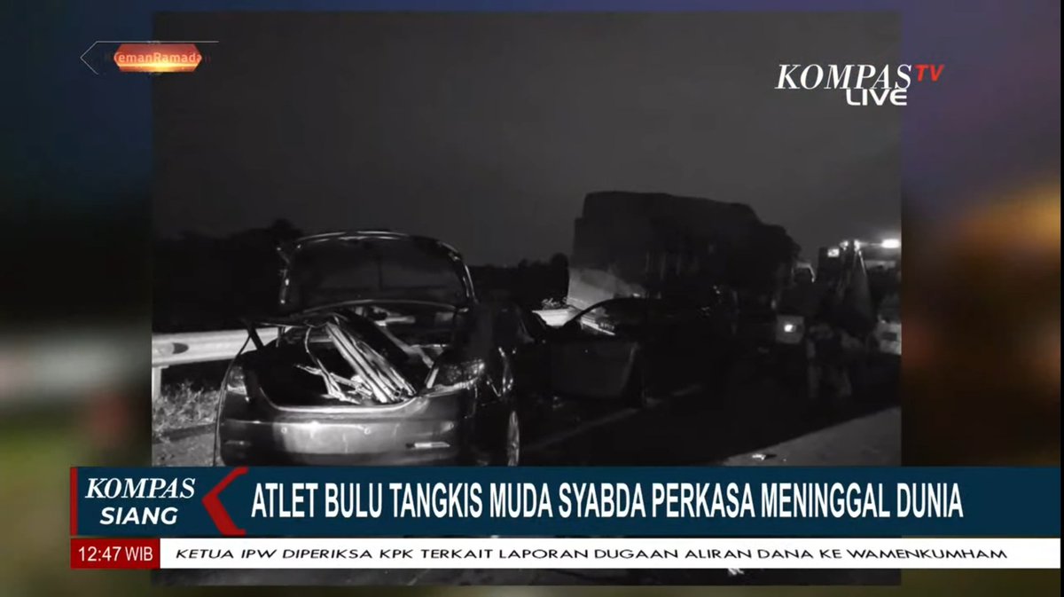 bhulukhuduktv's tweet photo. Meninggalnya Syabda Perkasa di Kompas Siang Live dari RSI Al-Ikhlas Pemalang. Saat ini jenazah masih di RS menunggu pihak keluarga dari Sragen Jawa Tengah dan Pengurus PBSI Pusat
Rencana almarhum akan dimakamkan di Sragen
@syabdaperkasa
#RIPSyabda
#BhulukhudukTV https://t.co/FEj2GwXZoN