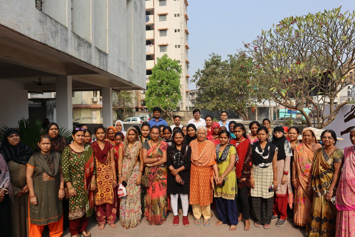 LightMFin's tweet photo. Check out @LightMFin's CSR program - Aapka Bhagya, Aapke Haath. Our initiative empowers women in slums and suburbs to embrace entrepreneurship and become self-sufficient. Join us in empowering women and making a social impact. #CSRprogram #womenempowerment #economicindependence https://t.co/zAXOtJ68kF