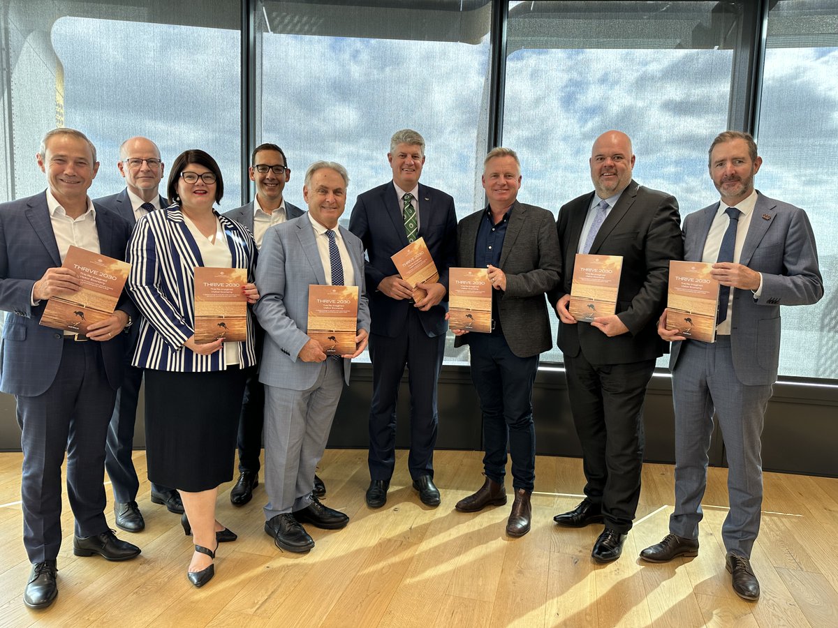 Trade and Tourism Minister Don Farrell has shown his support for the #VisitorEconomy, re-issuing #THRIVE2030 with statements of support from his federal counterparts, state and territory ministers, and industry leaders. 🤝

Read more: ow.ly/sHlb50NkP7h