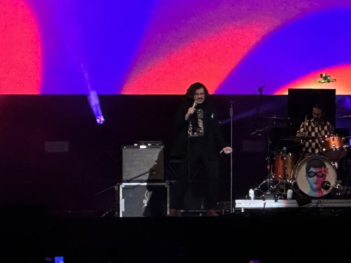 seitrack's tweet photo. Y para cerra esta noche, @enjambremx hipnotizó al #VL2023 con su #DulceSoledad. ¡Gracias por seguir nuestra cobertura! 🫶 https://t.co/i2ODF7aq9I