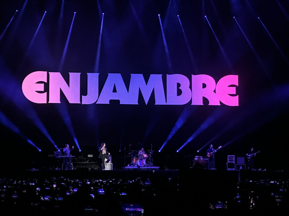 seitrack's tweet photo. Y para cerra esta noche, @enjambremx hipnotizó al #VL2023 con su #DulceSoledad. ¡Gracias por seguir nuestra cobertura! 🫶 https://t.co/i2ODF7aq9I