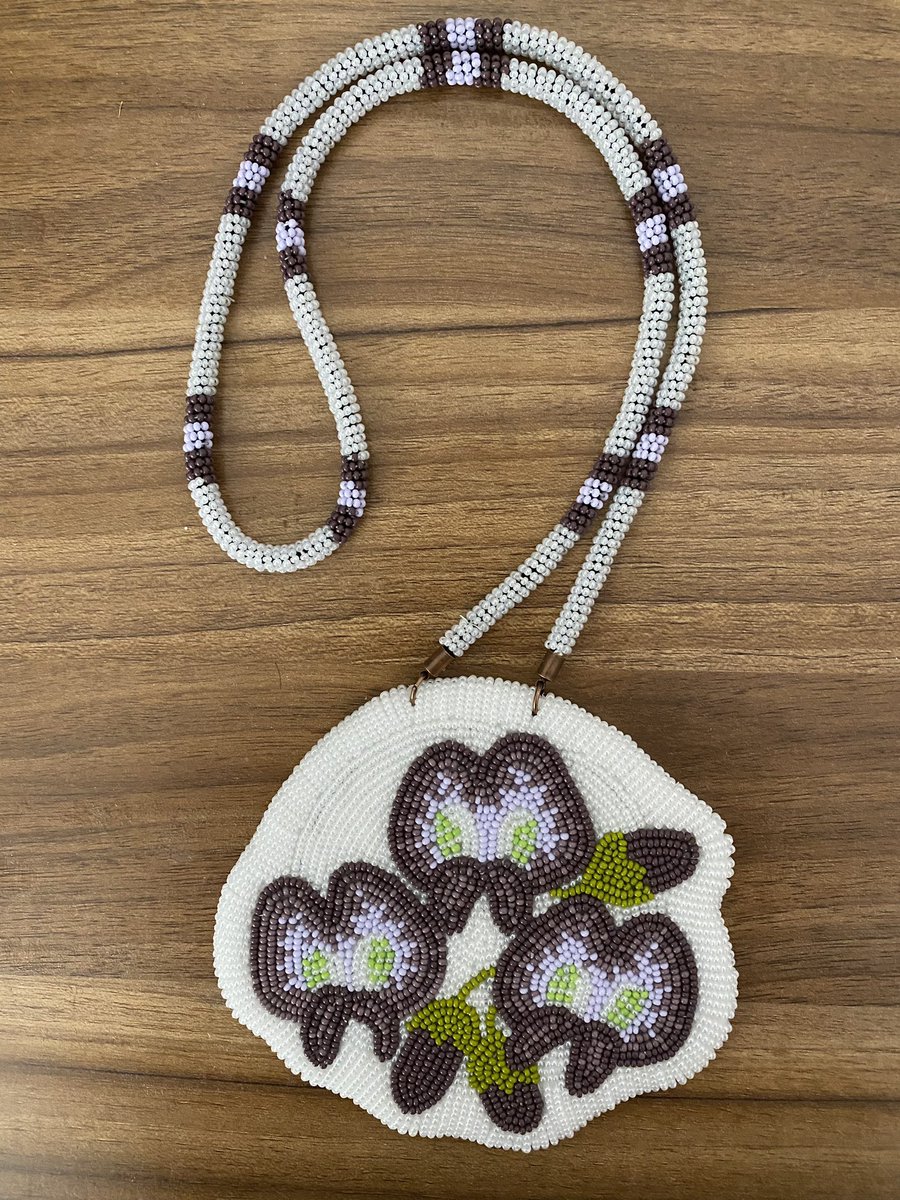 Anthrobeader's tweet photo. New #BeadedFlower Series based on native plants around #Perth.
The series is finished with a purple bang. Another intricate piece using three shades of purple beads.
Round 6
Purple
#HardenbergiaComptoniana
#NativeWisteria https://t.co/CUFqn1dauD