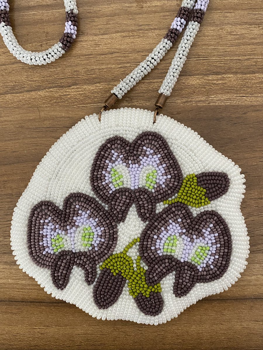 Anthrobeader's tweet photo. New #BeadedFlower Series based on native plants around #Perth.
The series is finished with a purple bang. Another intricate piece using three shades of purple beads.
Round 6
Purple
#HardenbergiaComptoniana
#NativeWisteria https://t.co/CUFqn1dauD
