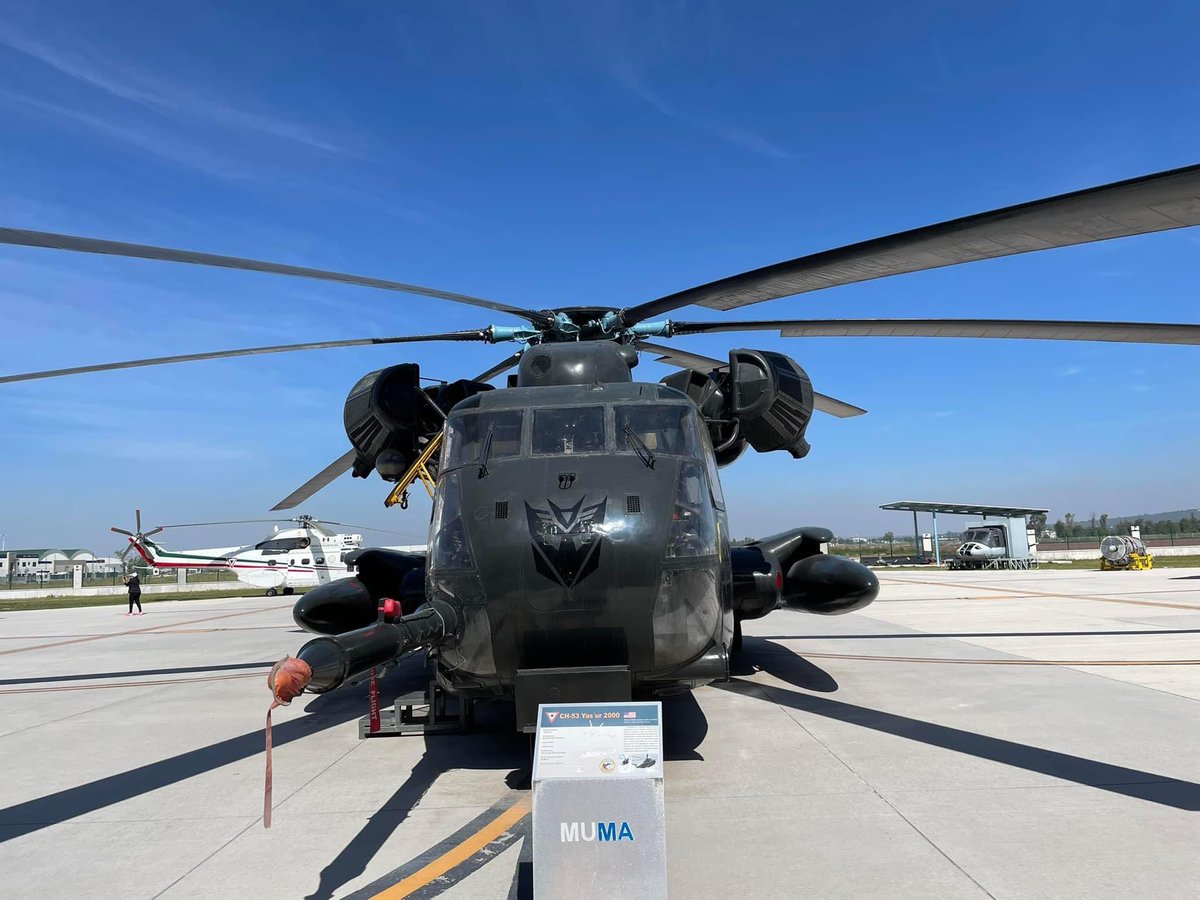 roccolers's tweet image. El #MUMA en la Base aérea de Santa Lucía 🚁✈️🫶🏼 #FAM