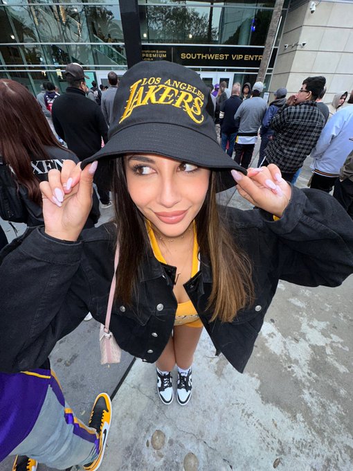 Lakers won tonight! thank u @VIXEN for taking us Vixen girlies !! 💜💛 https://t.co/poYIyASHFv<a class="tags" href="/tag/vixen">@vixen</a><a href="/tag/lotlizard"class="tags"><span>#lotlizard</span></a>