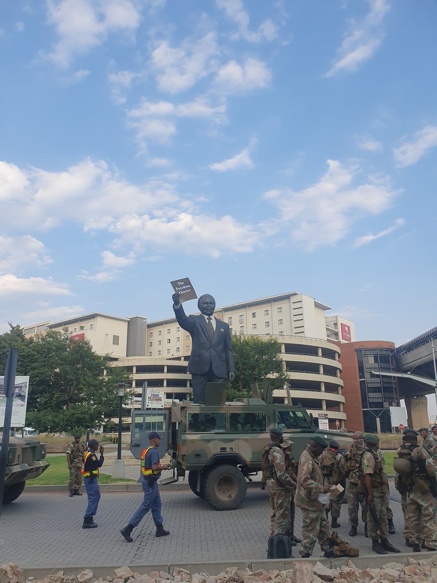 africaSmith's tweet photo. @ewnupdates we need to make this an every day event in RSA. We now see what the police and army are capable of. 12 months are hard policing with eliminate a ton of crime is RSA. @ortambo_int https://t.co/rdb2nq6lNi