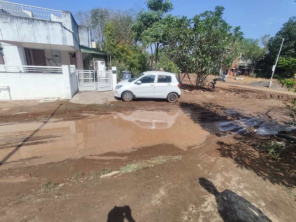 DevangPatel1907's tweet photo. For many months we have been facing this problem regarding road destruction in the name development.
We have complained many times to the ward representative and Municipal Corporation of Gandhinagar. But no necessary steps are taken yet. 
So please do some necessary steps.. https://t.co/bG4KzQna1s