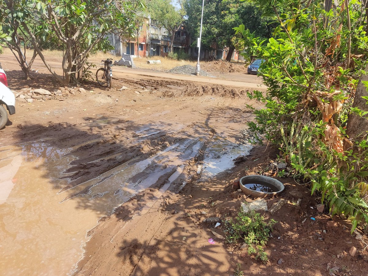 DevangPatel1907's tweet photo. For many months we have been facing this problem regarding road destruction in the name development.
We have complained many times to the ward representative and Municipal Corporation of Gandhinagar. But no necessary steps are taken yet. 
So please do some necessary steps.. https://t.co/bG4KzQna1s