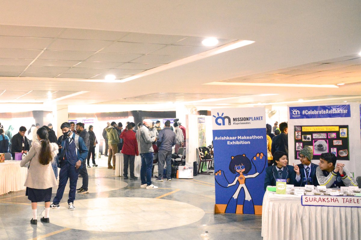 AvishkaarEdu's tweet photo. Avishkaar Makeathon - A paradise for makers! It gives us immense pleasure to see what young minds of today are capable of making.

#avishkaar #avishkaarmakeathon #avishkaarleague #innovators #teenovators #dontwaitinnovate #innovationwithplay #smartkids #smartivity https://t.co/b5SDDdVYqW