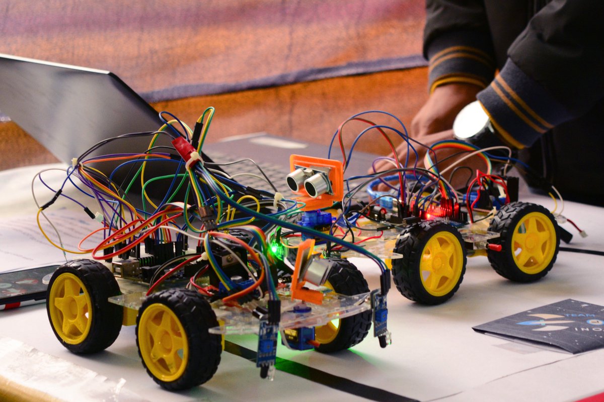 AvishkaarEdu's tweet photo. Avishkaar Makeathon - A paradise for makers! It gives us immense pleasure to see what young minds of today are capable of making.

#avishkaar #avishkaarmakeathon #avishkaarleague #innovators #teenovators #dontwaitinnovate #innovationwithplay #smartkids #smartivity https://t.co/b5SDDdVYqW