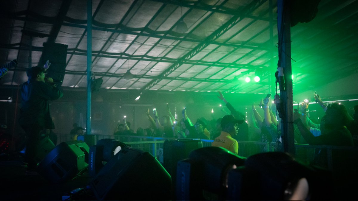 brightburnmy's tweet photo. PENANG サポーとしてくれてありがとう!! 🔥🔥

SHOTS OF OUR PERFORMANCE DURING #NMF2023 #RunForCoverFest2023

@nmfmusicfest x @RunForCoverfest https://t.co/FNyPEbqXxf