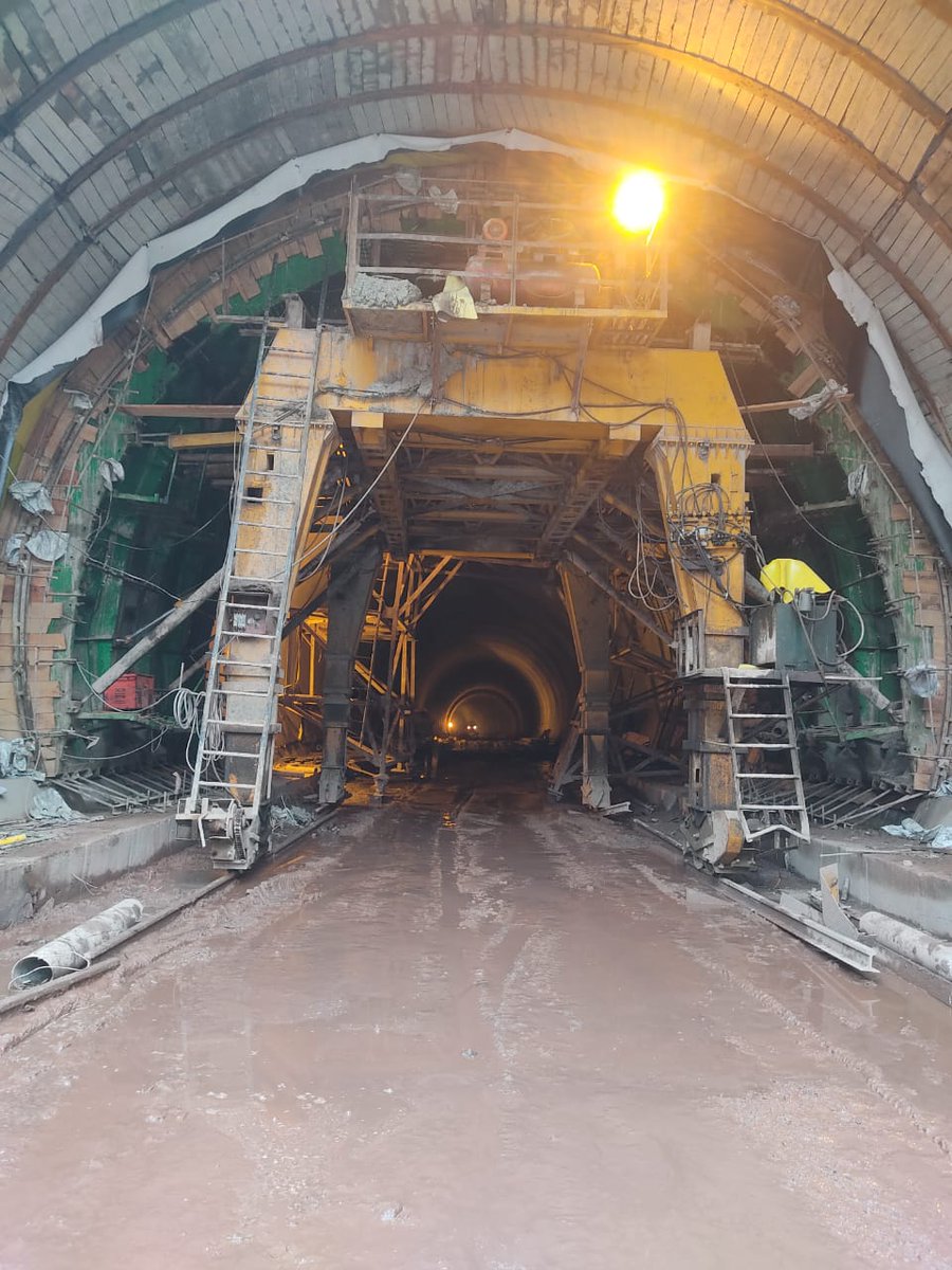 JnKFact's tweet photo. #Peerah-#Chanderkote Tunnel on #Jammu-#Srinagar National Highway (924m T1), known as Kunfer, is no lesser 'Bypass Surgery'! PQC works nearing completion; cut and cover lining in progress; laying of GSB inside & outside tube portals. Undeterred by rains.
DeadlineMar31. @JnKFact https://t.co/K2bjC9LF27