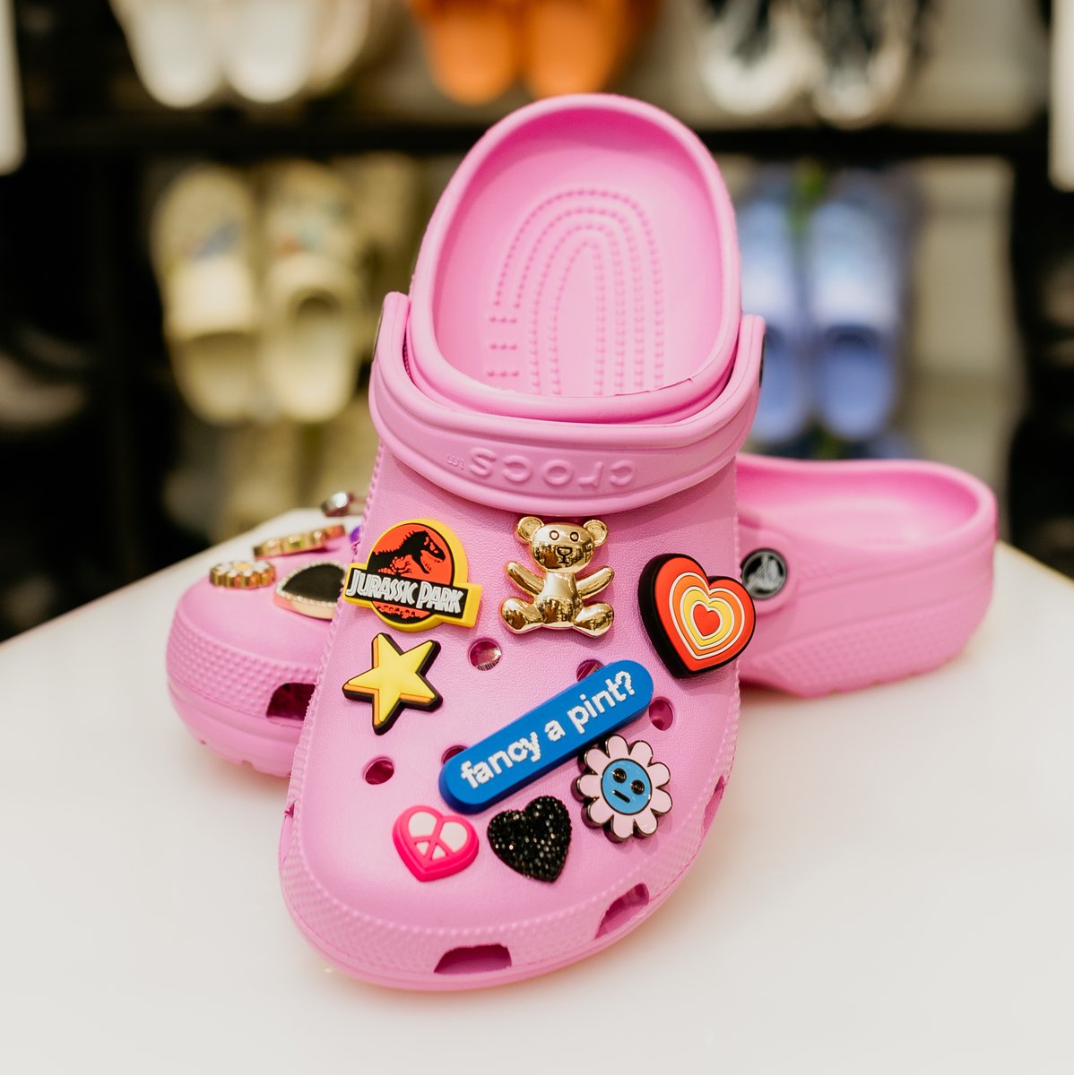 SandtonCity's tweet photo. One pair of Crocs is never enough. Neither is one Jibbitz… 🤩
From gorgeous shades of orange and red to pink and purple, we plan on wearing our Crocs all year long! 
Shop in-store at Crocs, on Level 4, next to Levi’s.
#IconicSandton #Crocs #CrocsNation #LastOfTheSummerGreatsSC https://t.co/NHHGYuJuj6
