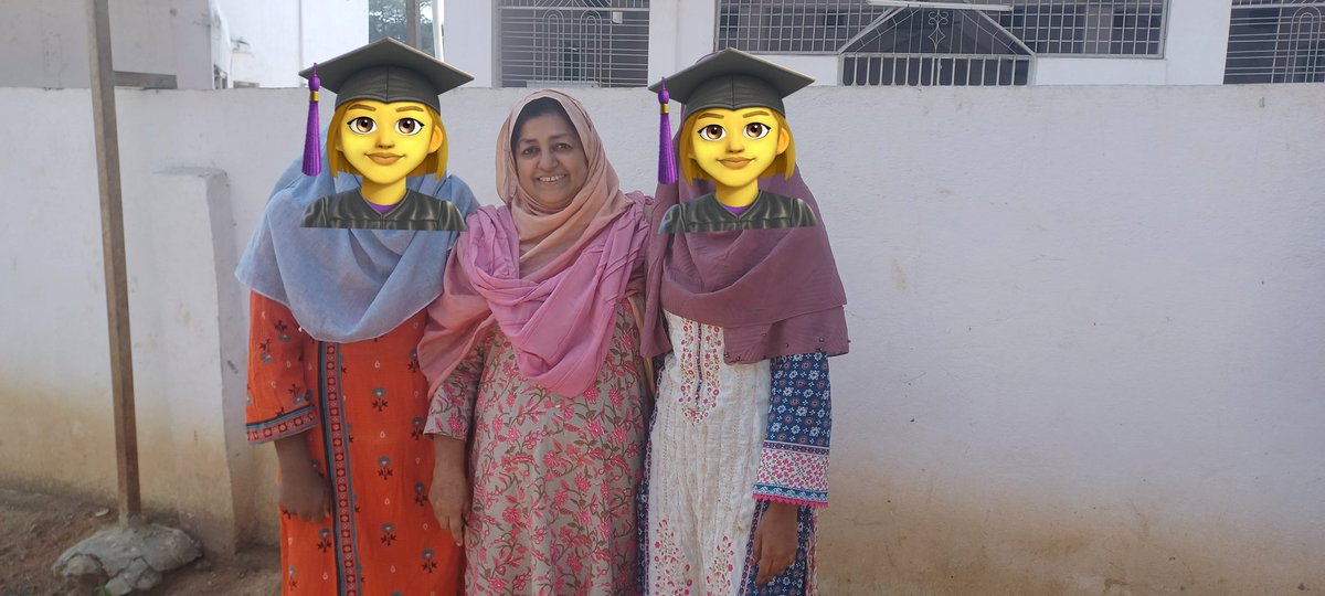 SDIF_India's tweet photo. Wishing all the students appearing for their exams, the best of luck. Pics of 2 of our sponsored students who recd state ranks last year. One stood 2nd and the other 9th. Both are 1st generation-literate daughters of farm laborers.
@KTRBRS @charan_tweetz https://t.co/xmOE7Bc2Wy