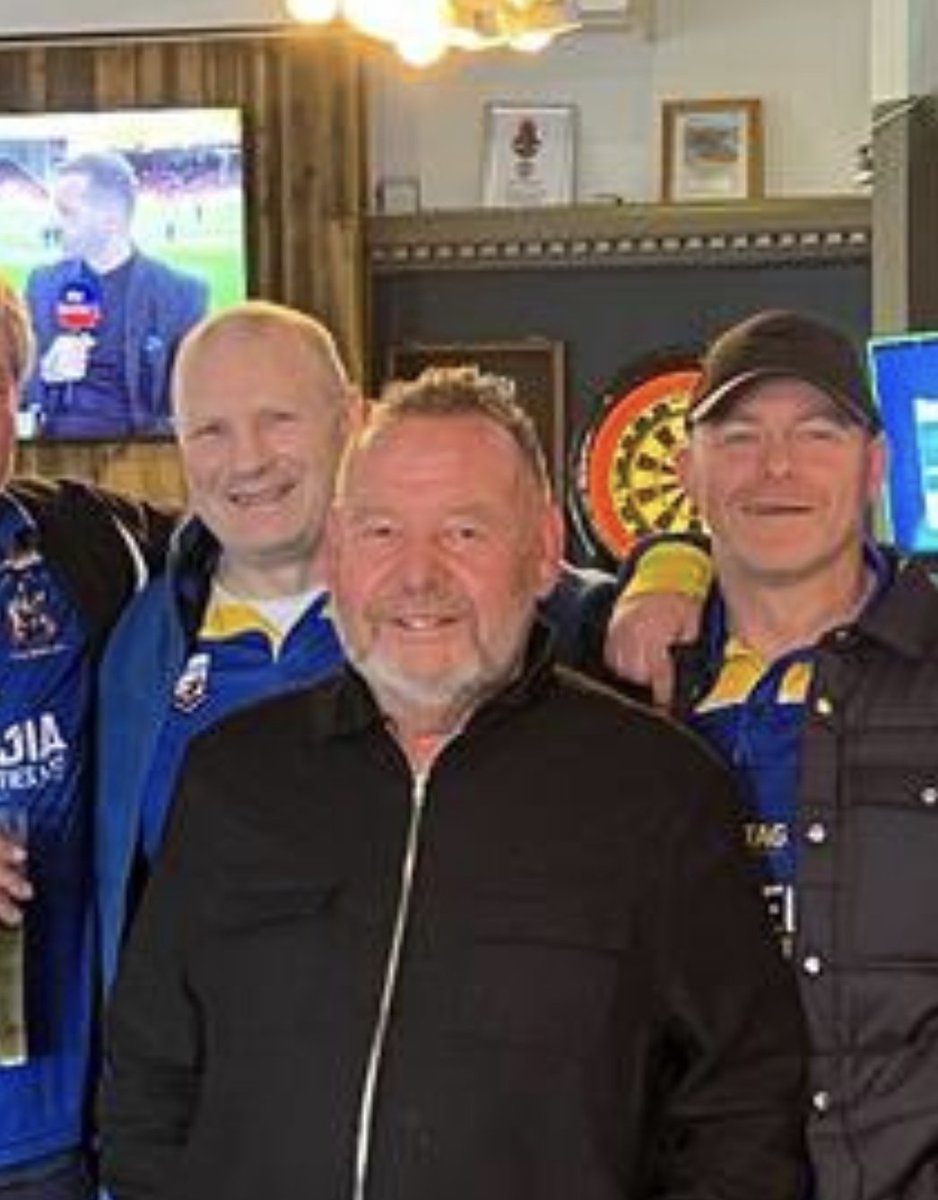 Neil Young tweet media