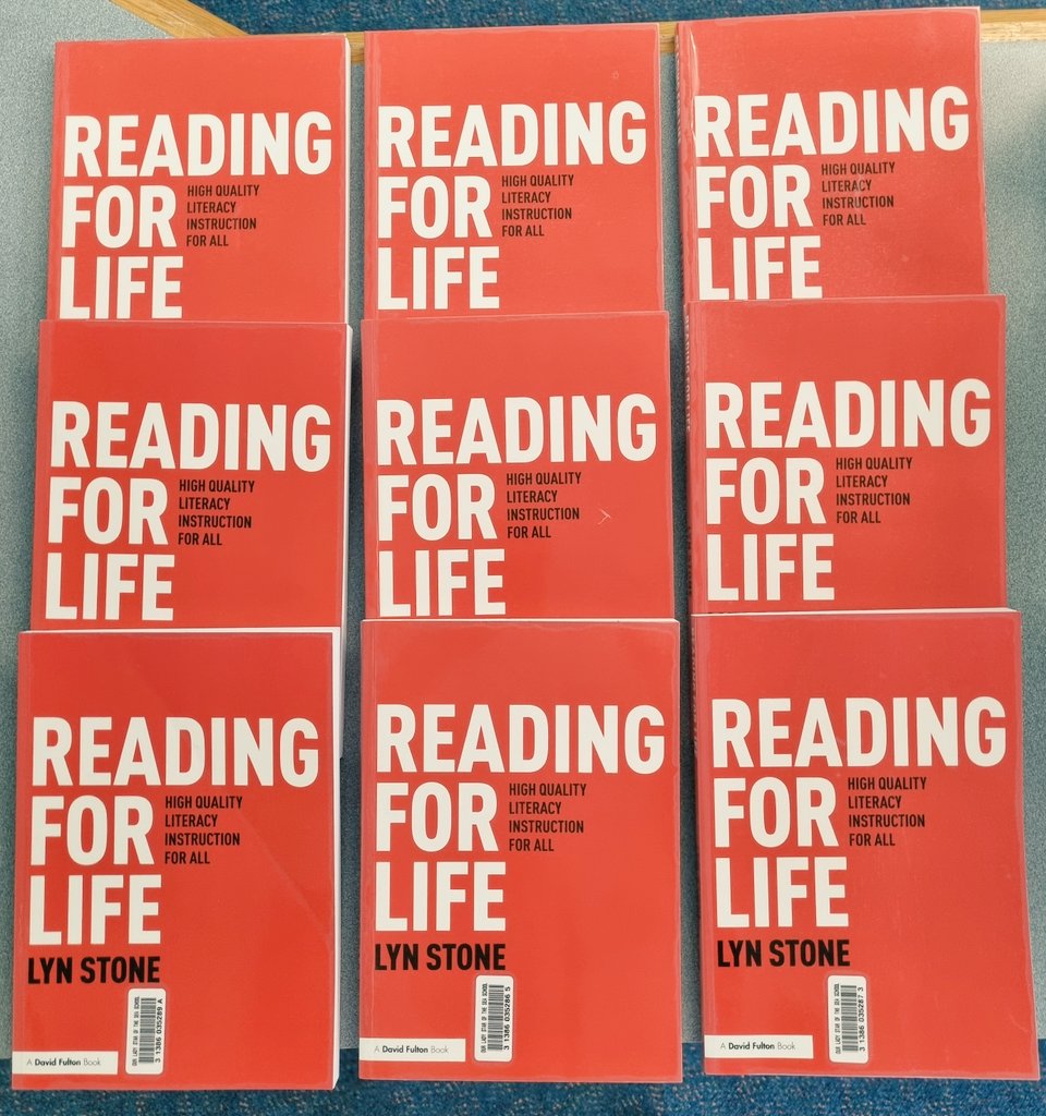All set for our PLC book club next term! <a href="/lifelonglit/">Lyn Stone</a> #readingforlife <a href="/LornaRussell3/">Lorna Russell</a>