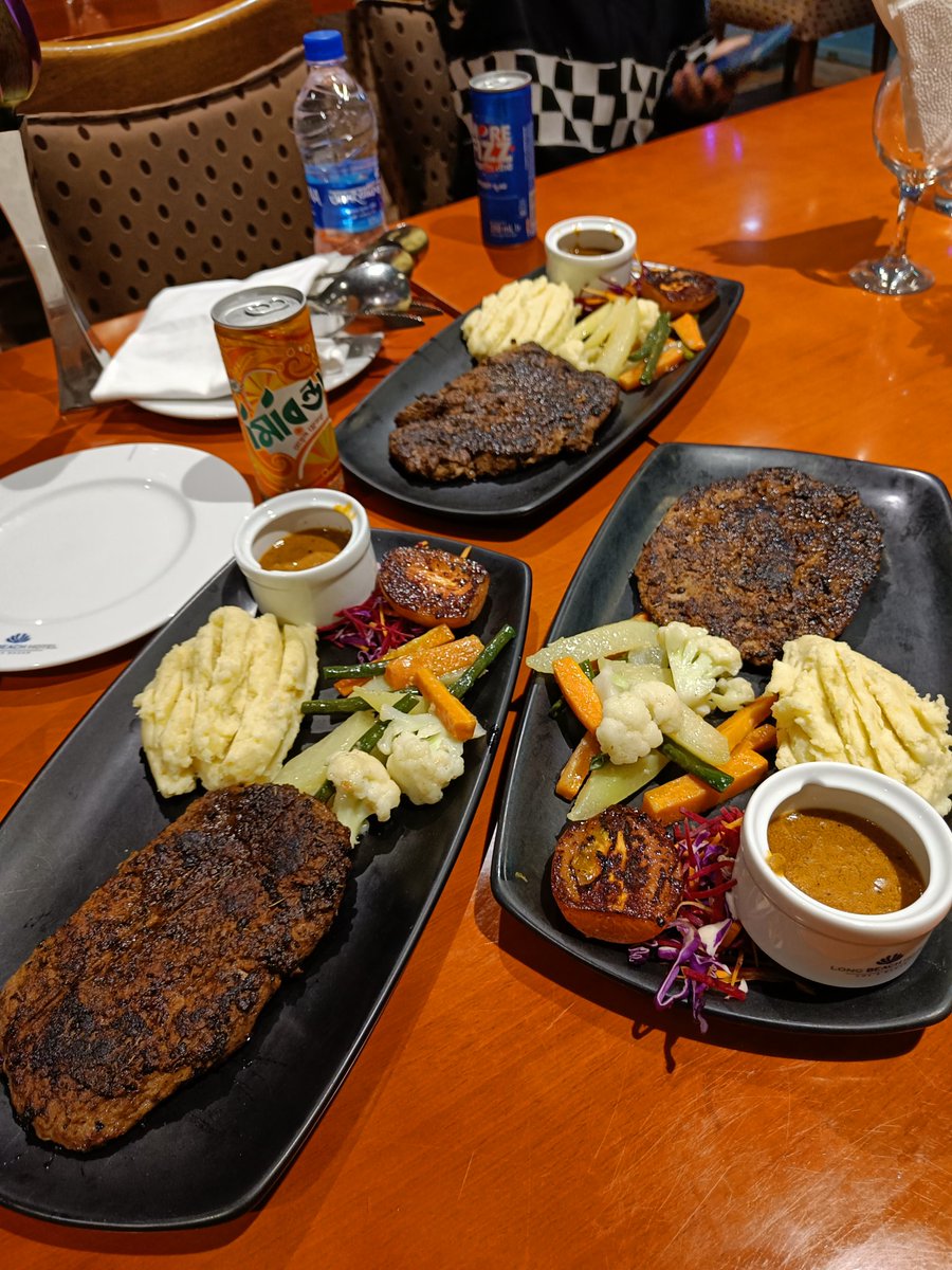 THESKB69's tweet image. This is what a real foodaholic eats 🤤
Look at these beauties man 🥰

#Food #foodaholic #tour #vacations #gg 🔥