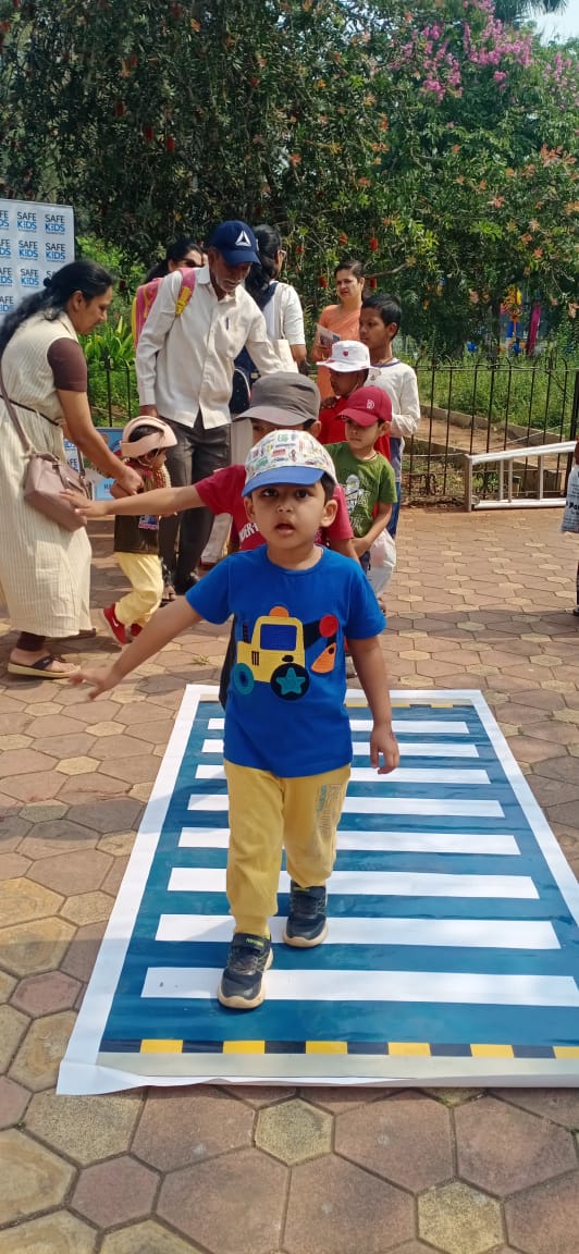 SafeKidsIndia's tweet photo. Glimpses from #Kidsfestival organized at Sarasbaug #Pune. Thanks to #PMC for organizing a mega event under #Urban95 initiative. #roadsafety #childsafety #safe #Pune #injuryprevention #Safekidsfoundation #SafeKids https://t.co/VnsiUEi1Hp
