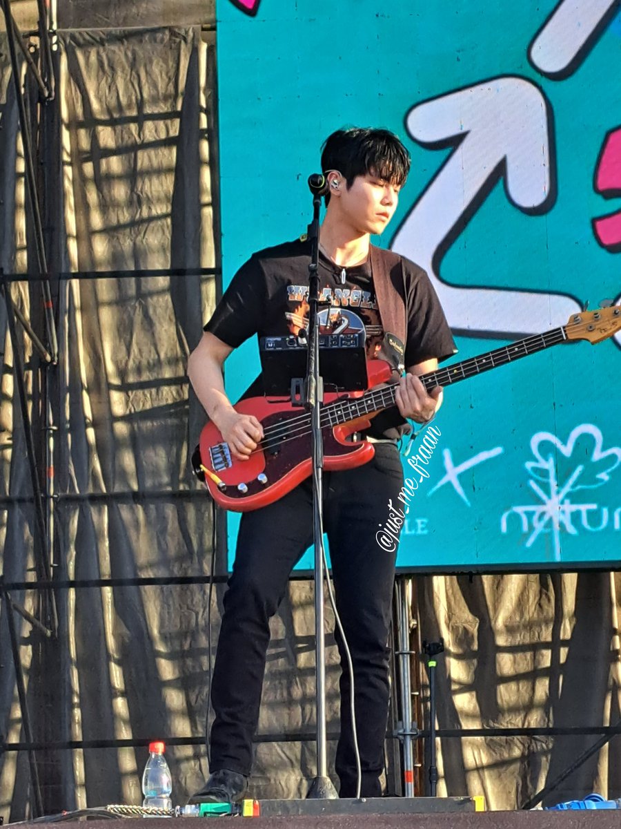 Just_Me_Fraan's tweet photo. Ayer fue un día maravilloso, pude ver en menos de 4 meses de nuevo a The Rose 🌹
Jae eres un sol 💕
Yesterday was an amazing day, in less than four months I saw The Rose again🌹
Jae you are a sunshine 🌹
#therose #theroselollapaloozachile #theroseinchile @TheRose @jaehyeong0011 https://t.co/PwRGYLUgbj