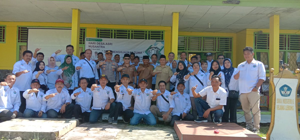 EmisTaped's tweet photo. AksiPenanaman Pohon di Desa Sentral Baru Kec. Bermani Ulu Kabupaten  Rejang Lebong Prov. Bengkulu

#HariDesaAsriNusantara
@jokowi 
@halimiskandarnu
@Kemendespdtt
@malik_haramain
@imansyukri
@taufikmadjid71
@yusradaridesa 
@azzameldzikrie 
@tppkemendes 
@anditj2404 @feri_sus77bkl https://t.co/0off7t0ZVx