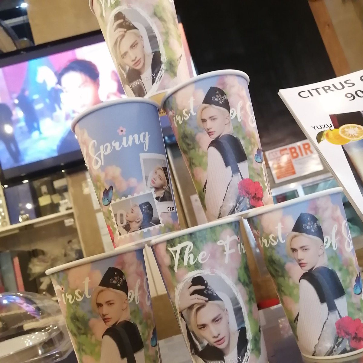 #TheFirstofSpring  
#HappyHyunjinDay

Cupsleeves and freebies available until stocks last~!

event by <a href="/StayForSKZPH/">Stay For Stray Kids PH</a>