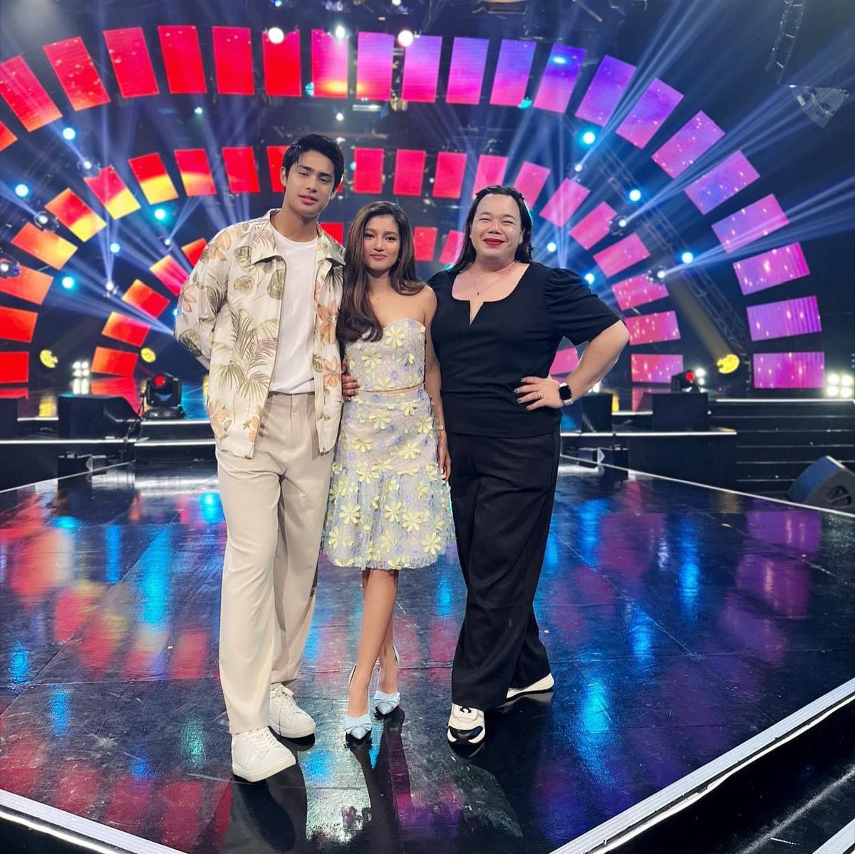 DONATORSPH's tweet photo. “DonBelle earlier on #ASAPpower. 🖤❤️”
📸 Darla Sauler’s Facebook Post
🔗 https://t.co/WpGh03xNFI
#DonnyPangilinan | @donnypangilinan https://t.co/WI1sEWthZf