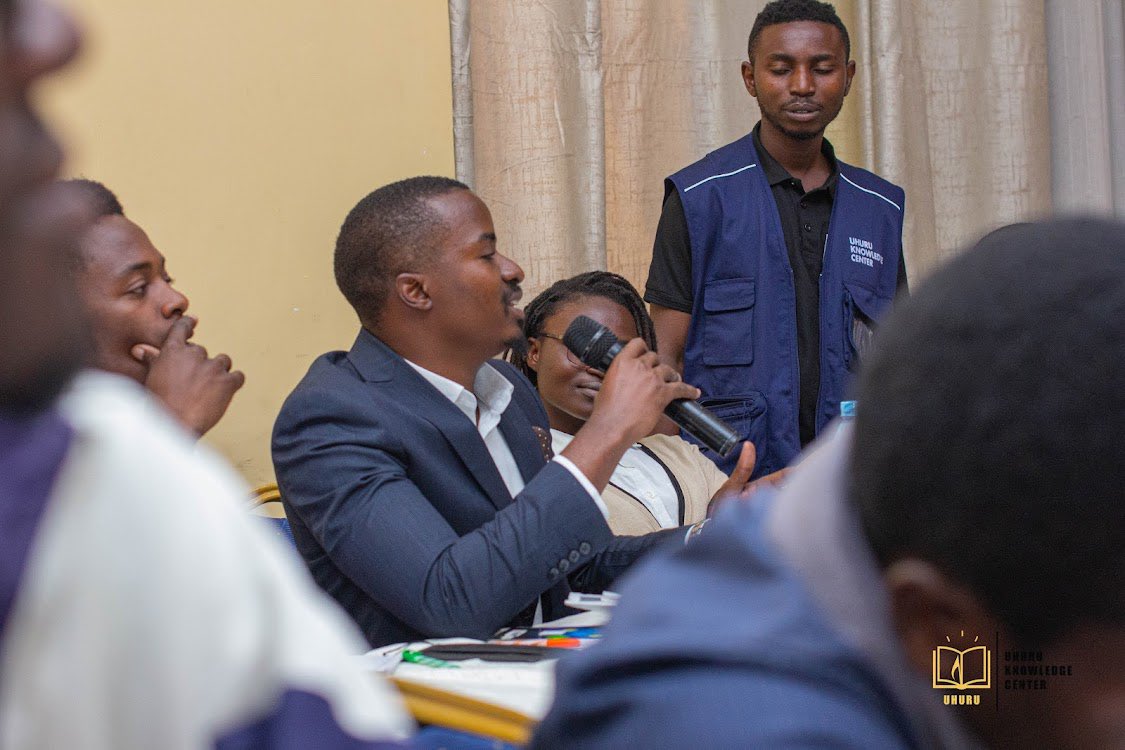 vjpasbl's tweet photo. Nous avons pris part, au forum citoyen organisé par @Uhuruknowledge ayant réuni les autorités urbaines et les membres de la société civile pour discuter du rôle de la jeunesse congolaise face aux enjeux sécuritaires actuels. https://t.co/kxOJsovtZM