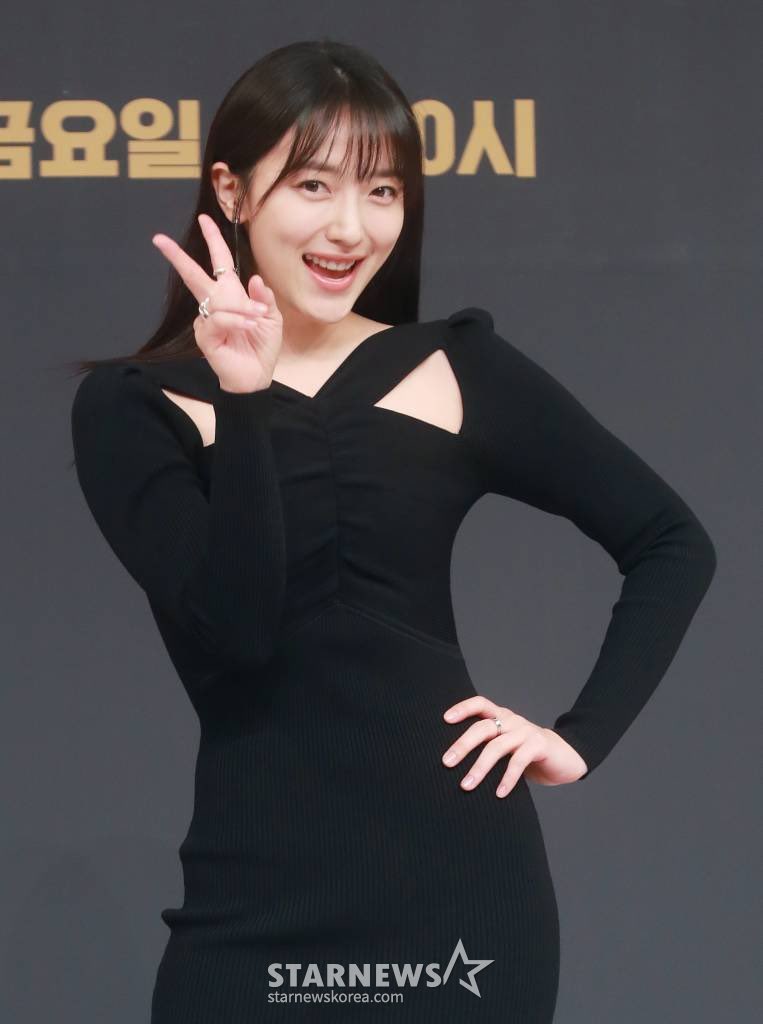 [단독] ‘모범택시2’ 표예진, 차기작은 ‘낮에 뜨는 달’..김영대 만난다 https://naver.me/G6yPaYrL 표예진이 제안받은 강영화는 한리타가 19번째 환생한...