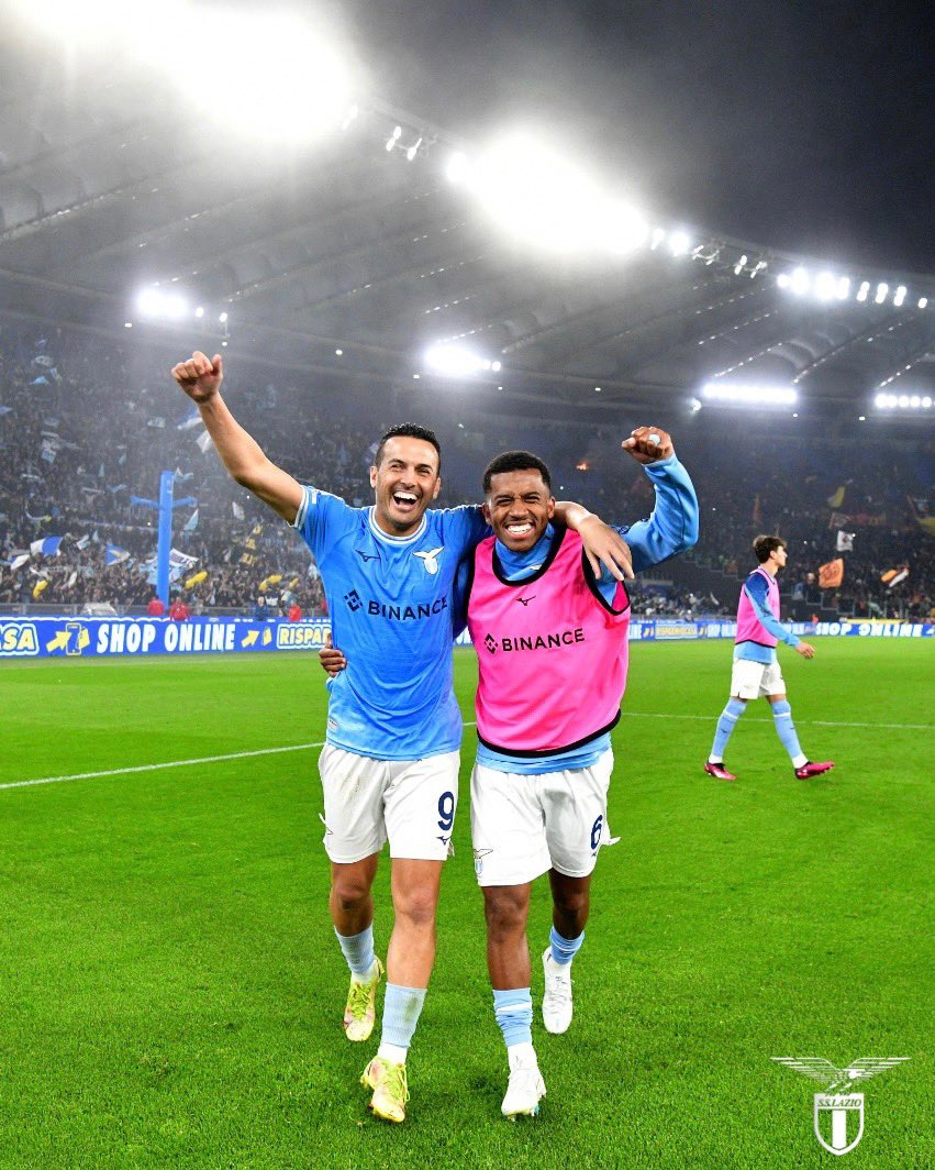 OfficialSSLazio's tweet photo. POV: È lunedì mattina ma non sei di cattivo umore!

#AvantiLazio 🦅 https://t.co/YHJvgmWVsT