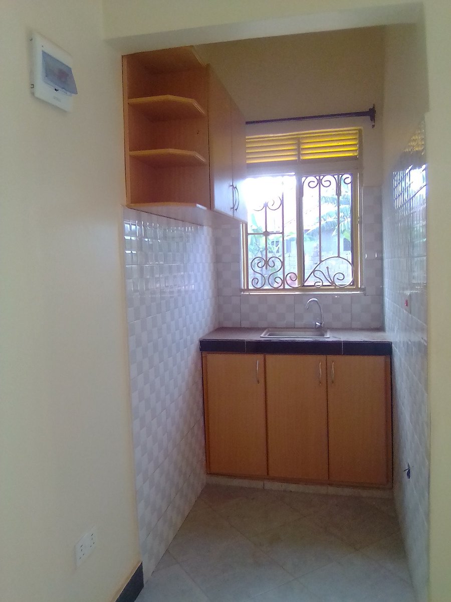 AkramMayumba's tweet photo. In  Kira- Bulindo 

A single bedroom house for rent 
Rent price: 350.000ugx
+256 756411332

#AkramPropertiesUG https://t.co/BGTb7A9Tck
