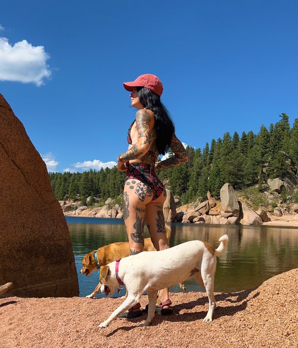 Watch Peechfuzzzz's leaked NSFW photo on TwXstars