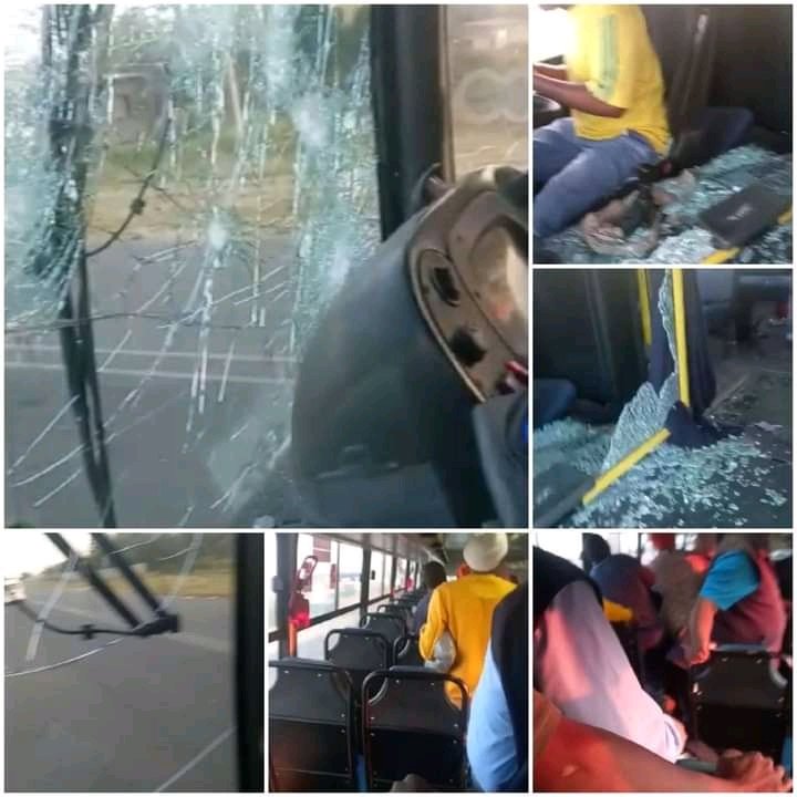 LegodiJustin's tweet photo. @MbalulaFikile On you and your party, forcing people to go to work.. knowing the danger https://t.co/nXNZValvmY