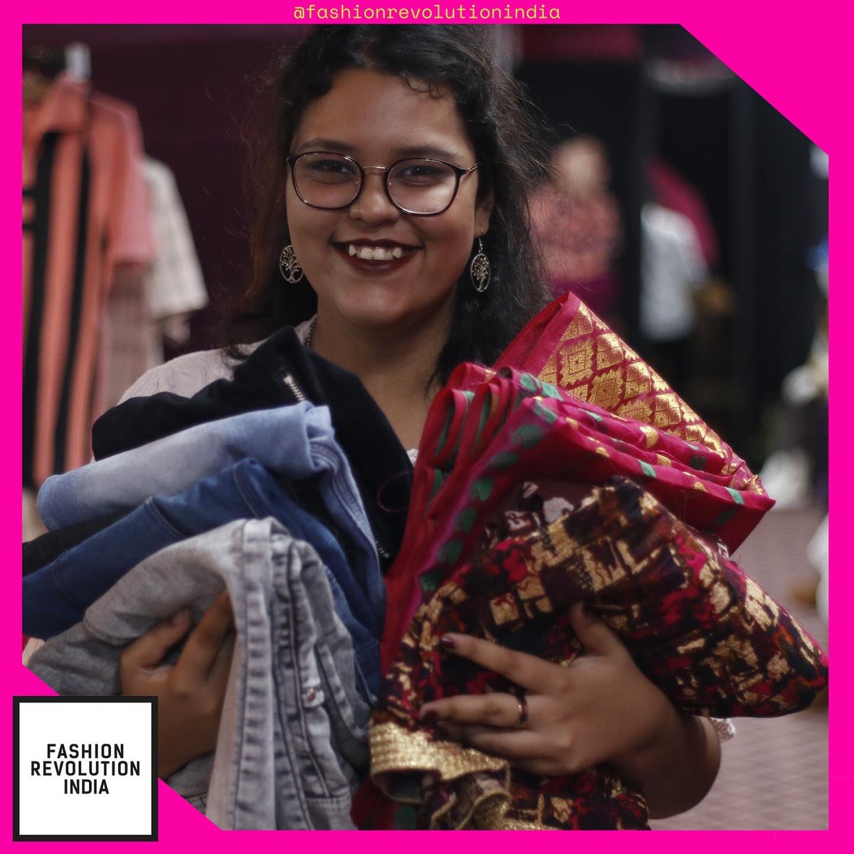 Fash_RevIndia's tweet photo. Last September, Fashion Revolution India collaborated with the student body of ESEDS to create one of India’s Biggest Clothes Swap for Secondhand September.
#secondhandseptember #sustainableseptember #Lovedclotheslast #Haulternative https://t.co/tG4G4sLVSs