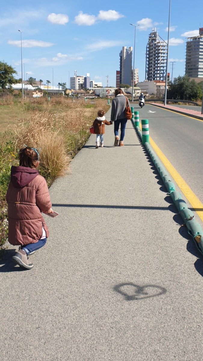 Joven Futura: Más de 15 años sin accesos dignos. 

Más de 4000 vecin@s sin aceras que proporcionen la seguridad al peatón. 

Cero carriles bici. 🚲🚲