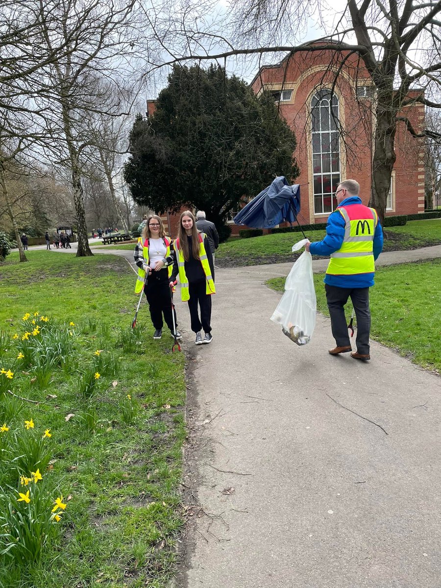 Great Work by our <a href="/RonaldsRangers/">Ronald's Rangers</a> from Nuneaton town centre, teaming up with <a href="/Marcus4Nuneaton/">Marcus Jones</a>, <a href="/CllrMGreen/">Councillor Michael Green</a> and their team, together we picked over 29 bags of litter, doing our bit during the Great British Spring Clean <a href="/KeepBritainTidy/">Keep Britain Tidy</a>  👏👏👏