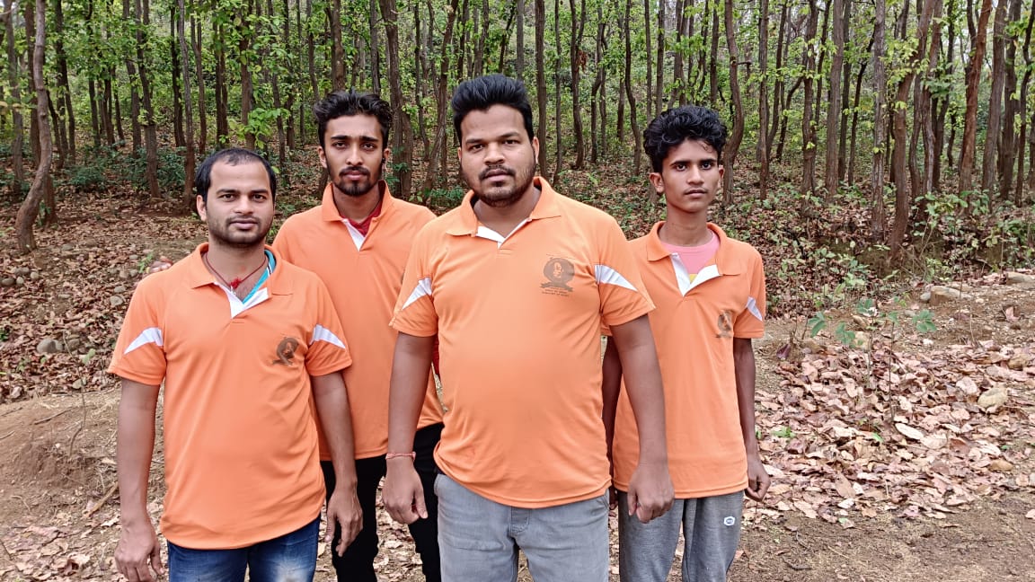 MAHAVEERFOUNDA3's tweet photo. #Food_Distribution  Yesterday Mahaveer Foundation Nilagiri organized a food distribution program in a village near Kuldhia forest.
Mahaveer Foundation's selfless service to society continues and will continue 🙏🙏 Jai Jagannath 🙏 https://t.co/NCT7V2Su7M