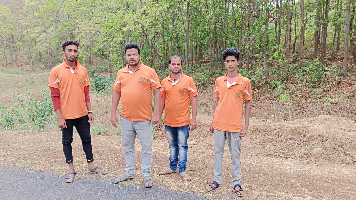 MAHAVEERFOUNDA3's tweet photo. #Food_Distribution  Yesterday Mahaveer Foundation Nilagiri organized a food distribution program in a village near Kuldhia forest.
Mahaveer Foundation's selfless service to society continues and will continue 🙏🙏 Jai Jagannath 🙏 https://t.co/NCT7V2Su7M