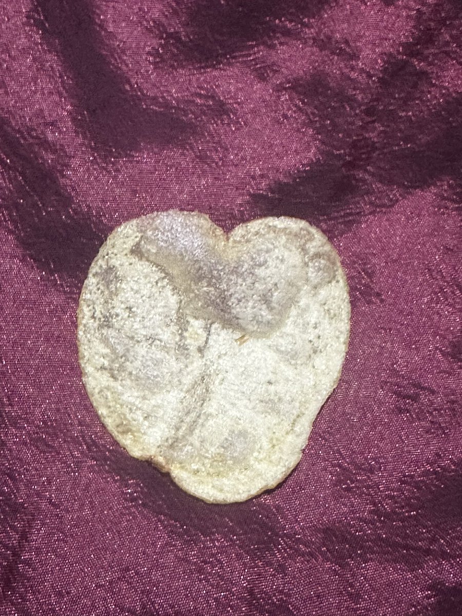 silpa1981's tweet photo. @walkers_crisps #lovefromwalkers https://t.co/LeQLDzDhpP
